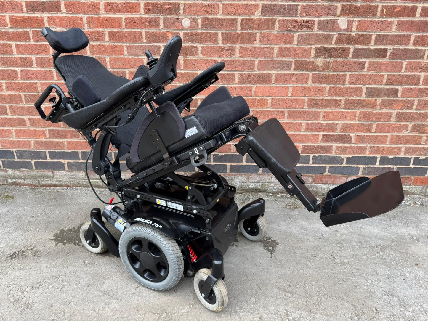 Quickie Salsa M2 6MPH Electric Leg Rest Tilt Recline MND Electric Wheelchair Powerchair Refurbished Pre-Owned