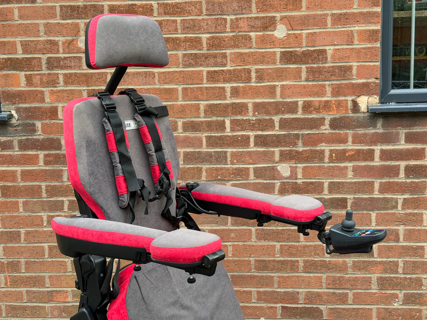 Genie V2 EasyRise Standing Electric Wheelchair Stand Up Powerchair Wheelchair