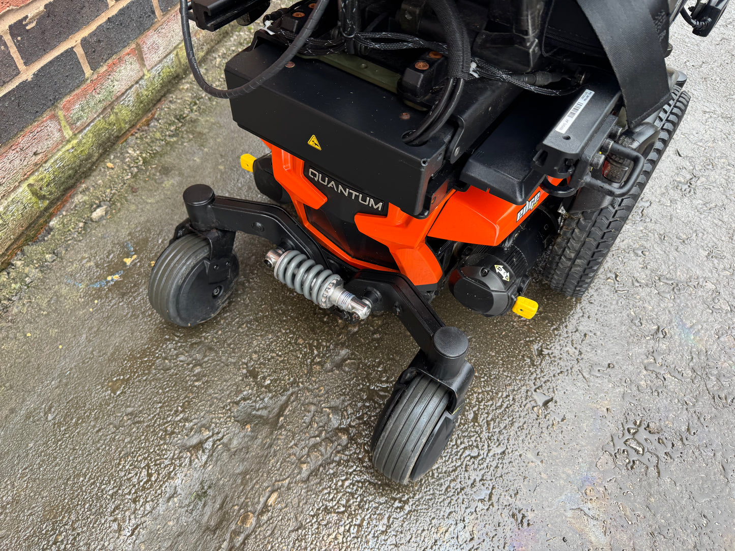 Pride Quantum Edge 2.0 Riser Recline Tilt Electric Footplate Electric Wheelchair Powerchair