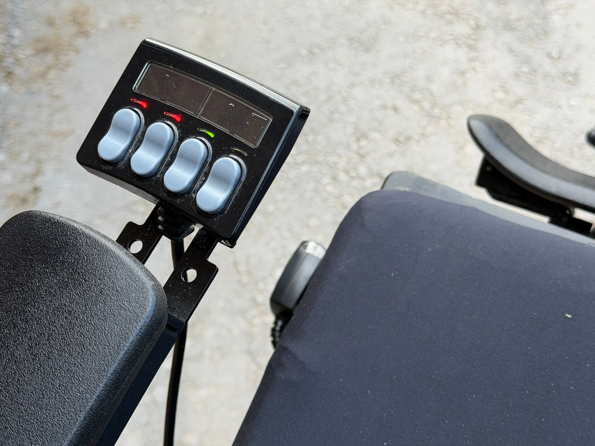 Pride Quantum Edge 2.0 I-Level Riser Recline Tilt Footplate Electric Wheelchair Powerchair