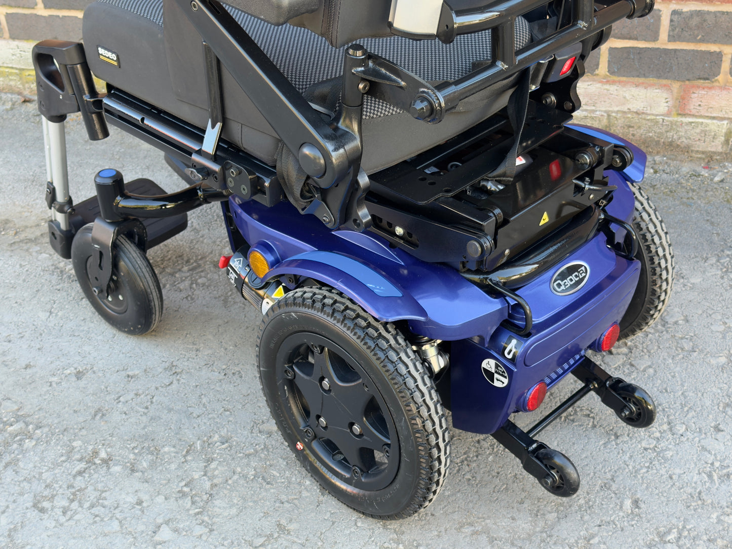 Quickie Q300R Electric Wheelchair Tilt Sedeo Pro Seating Powerchair