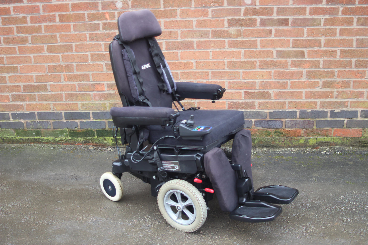 Genie EasyRise Standing Electric Wheelchair Stand Up Powerchair Wheelchair