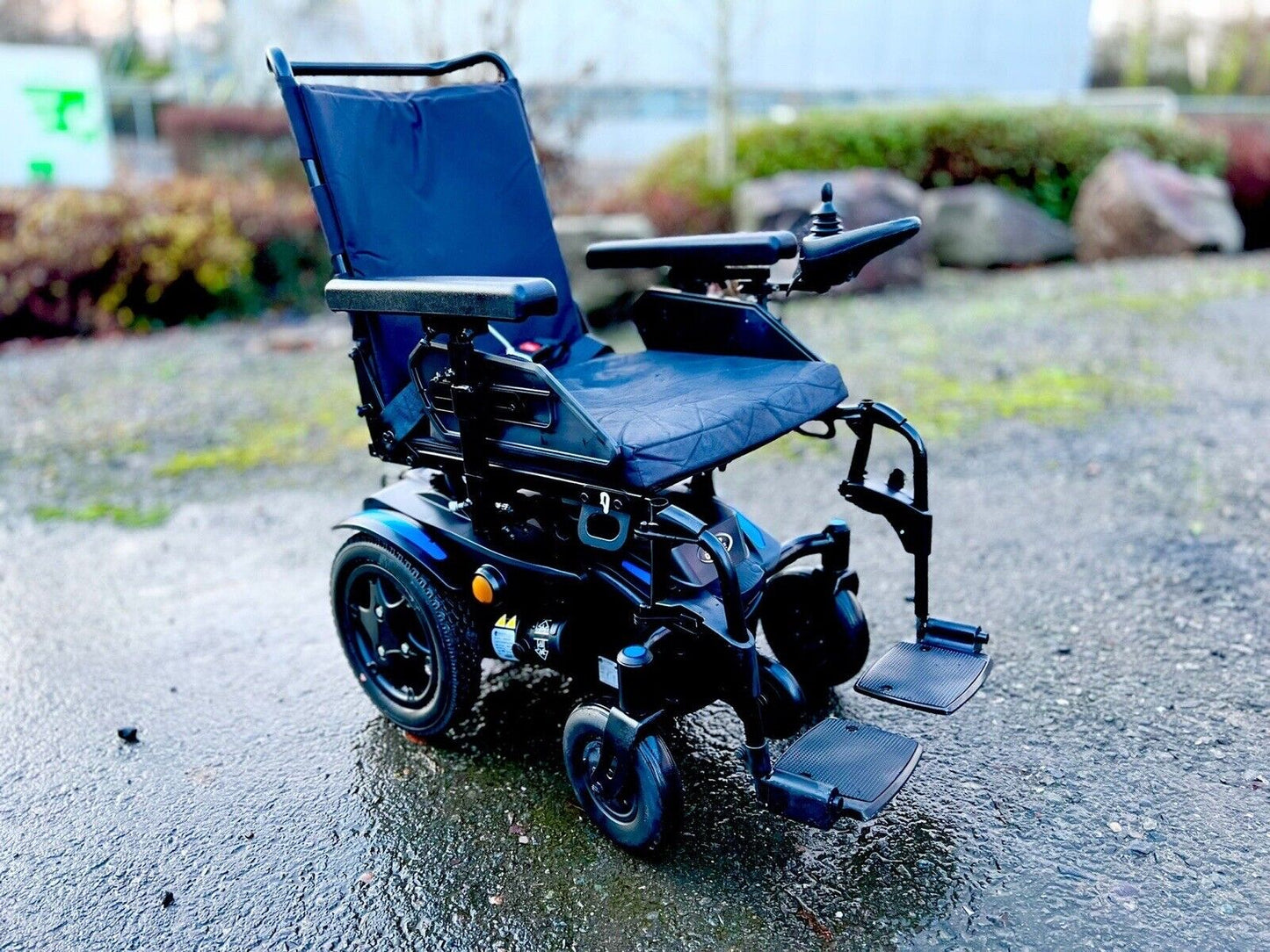 SUNRISE QUICKIE Q100R 4MPH RWD USED SECOND HAND ELECTRIC MOBILITY POWERCHAIR WHEELCHAIR SCOOTER