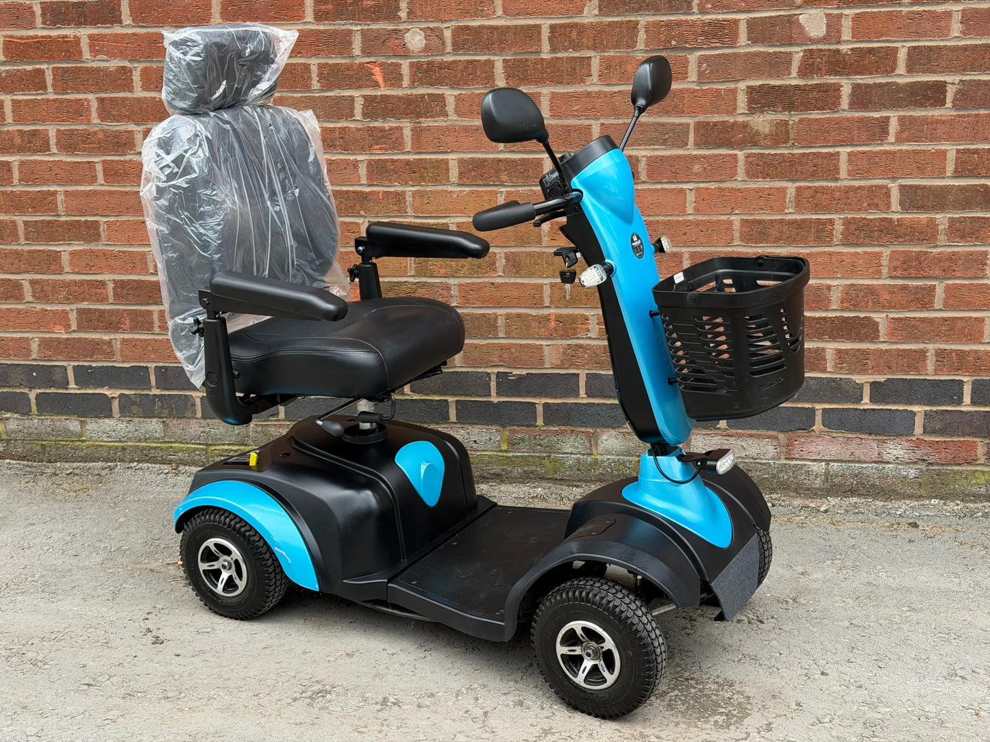 Monarch Mobility 4MPH Mobility Scooter Like New Pavement Mobility Scooter