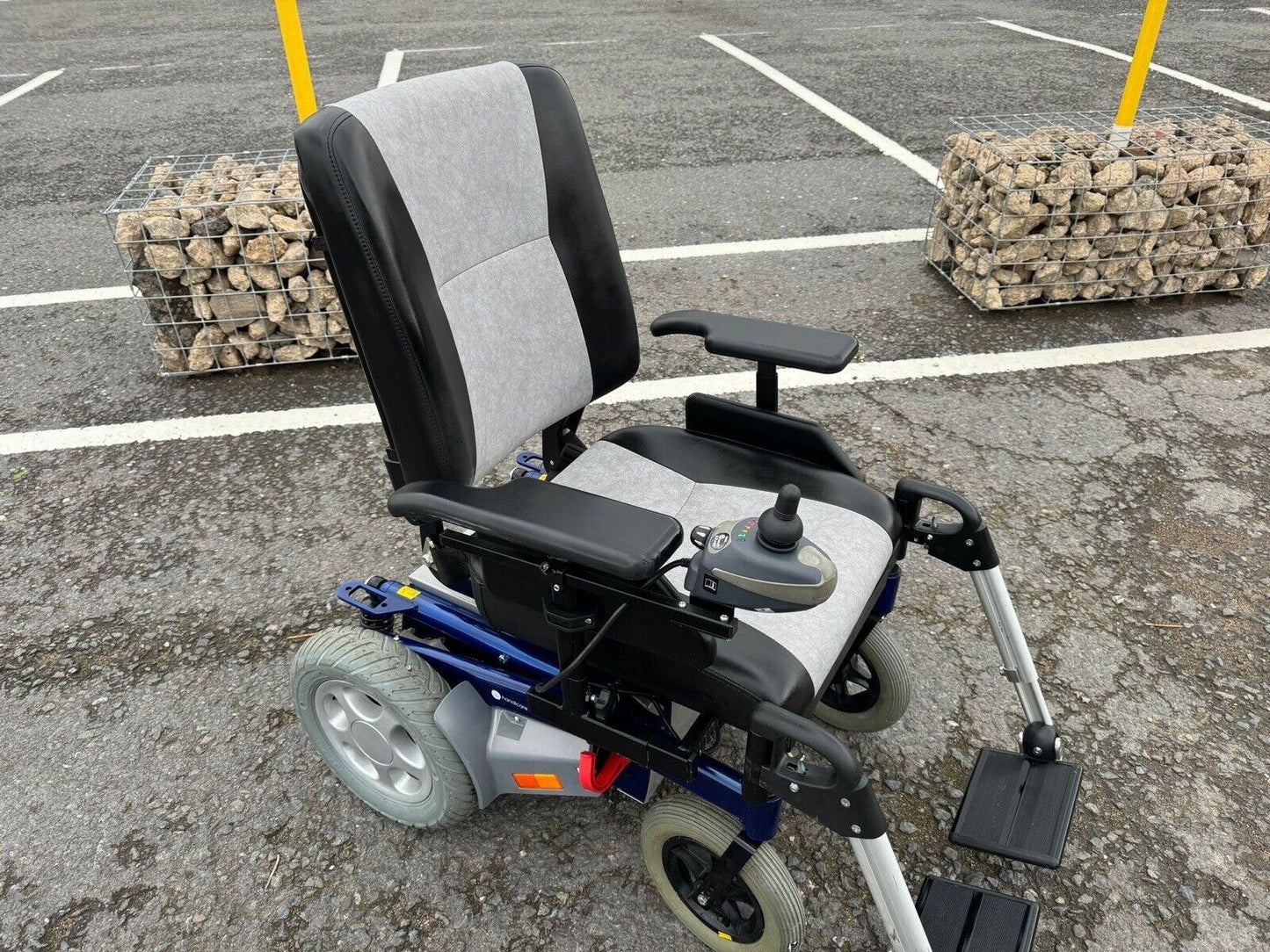 HANDICARE PUMA 4MPH RWD USED SECOND HAND ELECTRIC WHEELCHAIR POWERCHAIR