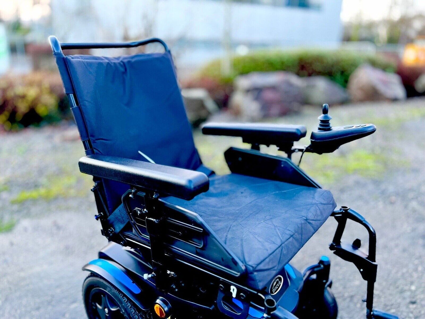 SUNRISE QUICKIE Q100R 4MPH RWD USED SECOND HAND ELECTRIC MOBILITY POWERCHAIR WHEELCHAIR SCOOTER