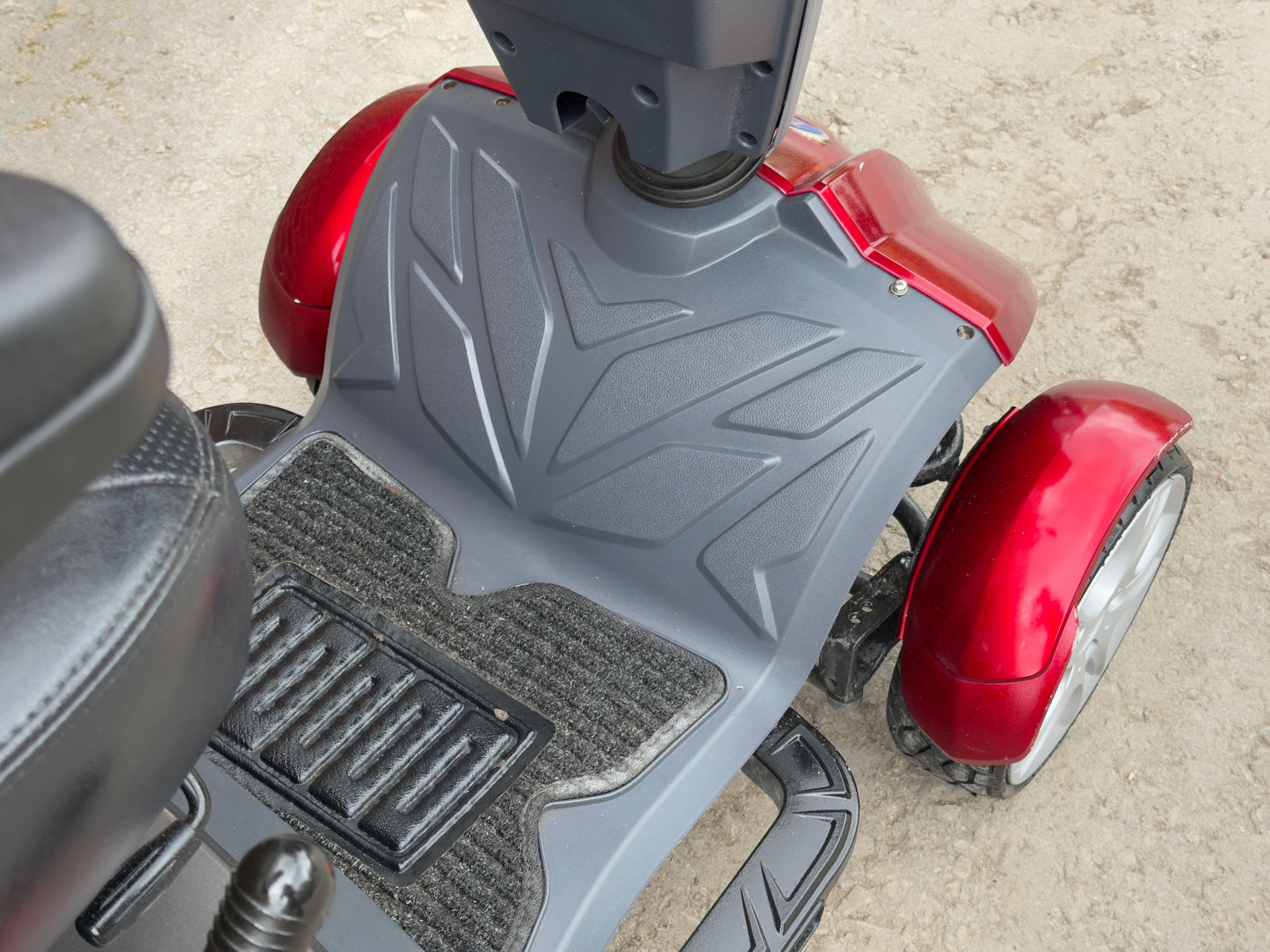 TGA Vita Midi 8Mph Mobility Scooter Red Road Legal Suspension