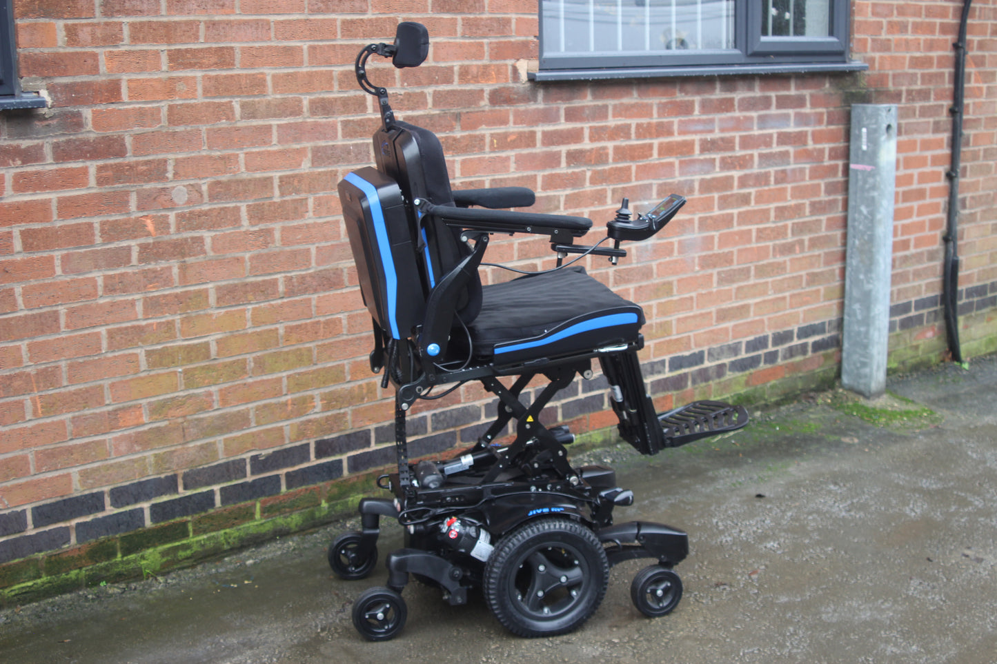 Quickie Jive M2 Sedeo Ergo Lie Down Pressure Relief Electric Wheelchair