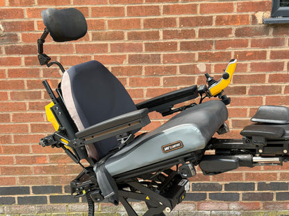 Pride Quantum Edge 2.0 I-Level Riser Recline Tilt Electric Footplate Electric Wheelchair Powerchair