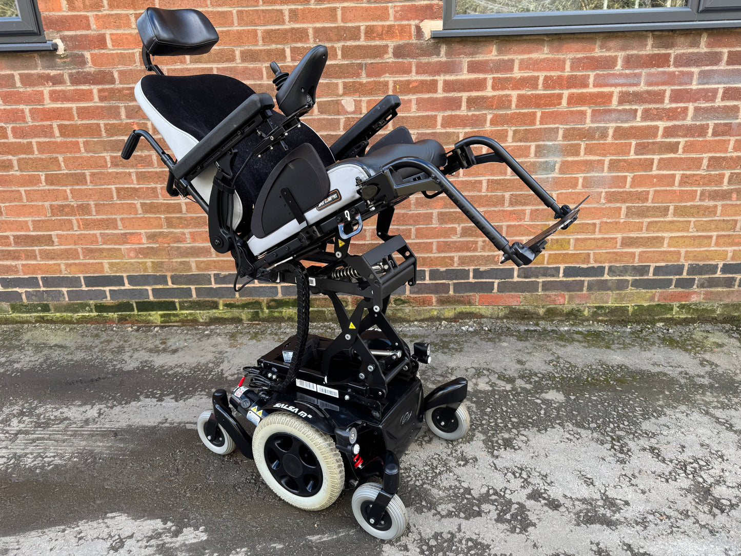 Quickie Salsa M2 8MPH Tilt Riser MND Electric Wheelchair Powerchair Refurbished Pre-Owned