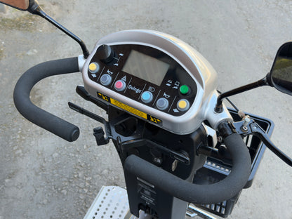 Quingo Vitess Mobility Scooter Buggy 8MPH