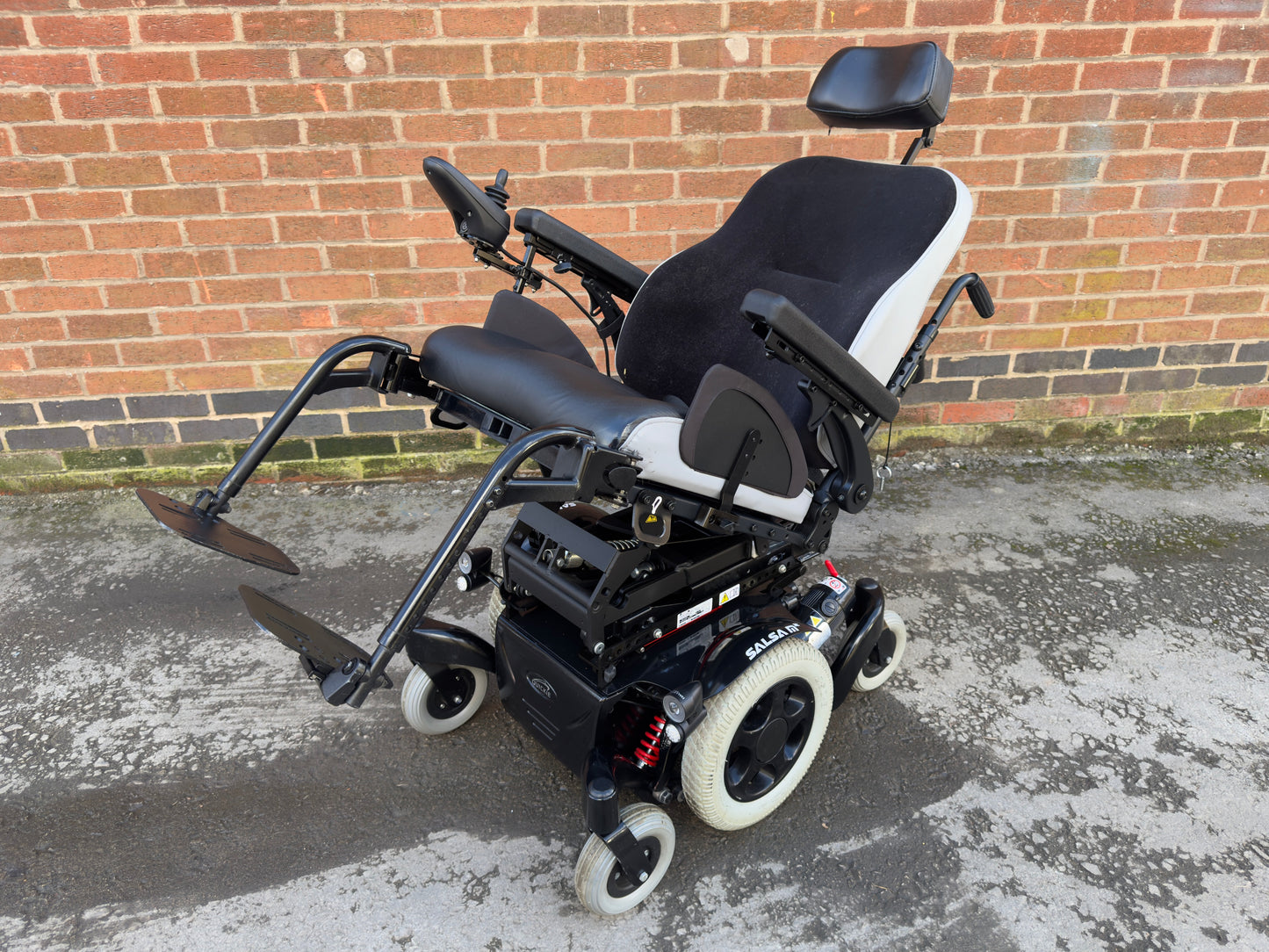 Quickie Salsa M2 8MPH Tilt Riser MND Electric Wheelchair Powerchair Refurbished Pre-Owned