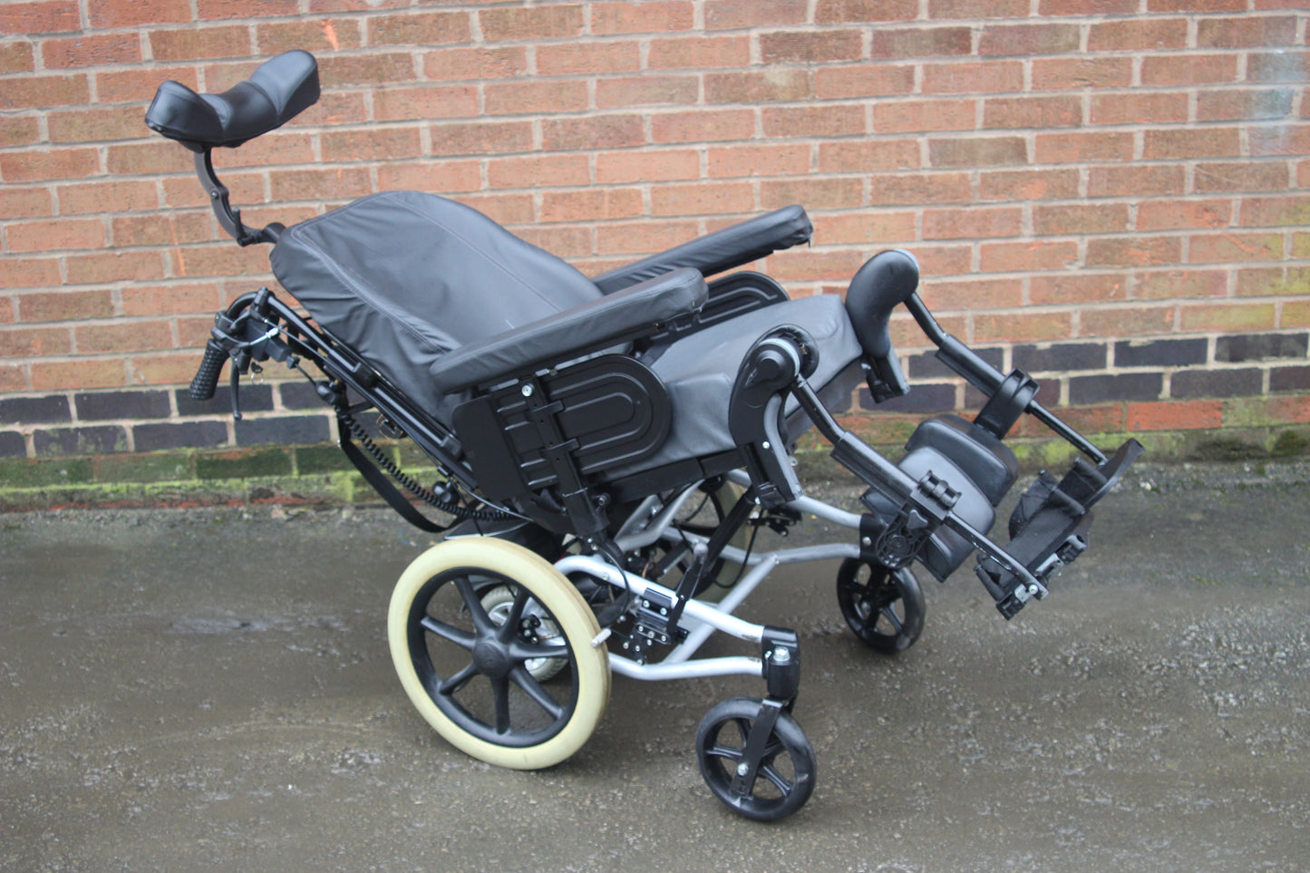 Invacare Rea Azalea Electric Attendant Controlled TGA Powerpack Tilt In Space Wheelchair Used Second Hand Wheelchair