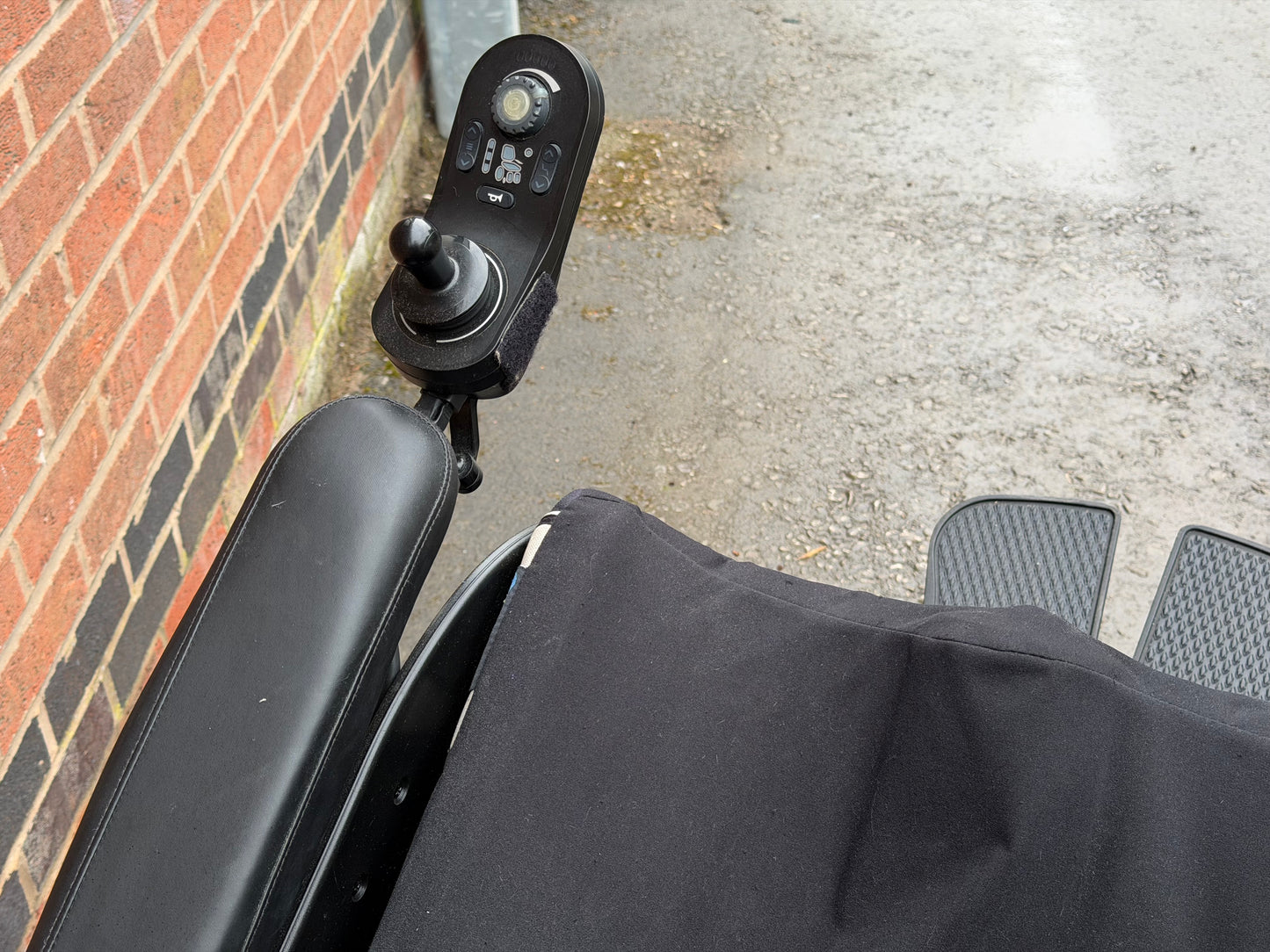 Invacare TDX SP2 Electric Wheelchair Powerchair Tilt Recline Attendant Control