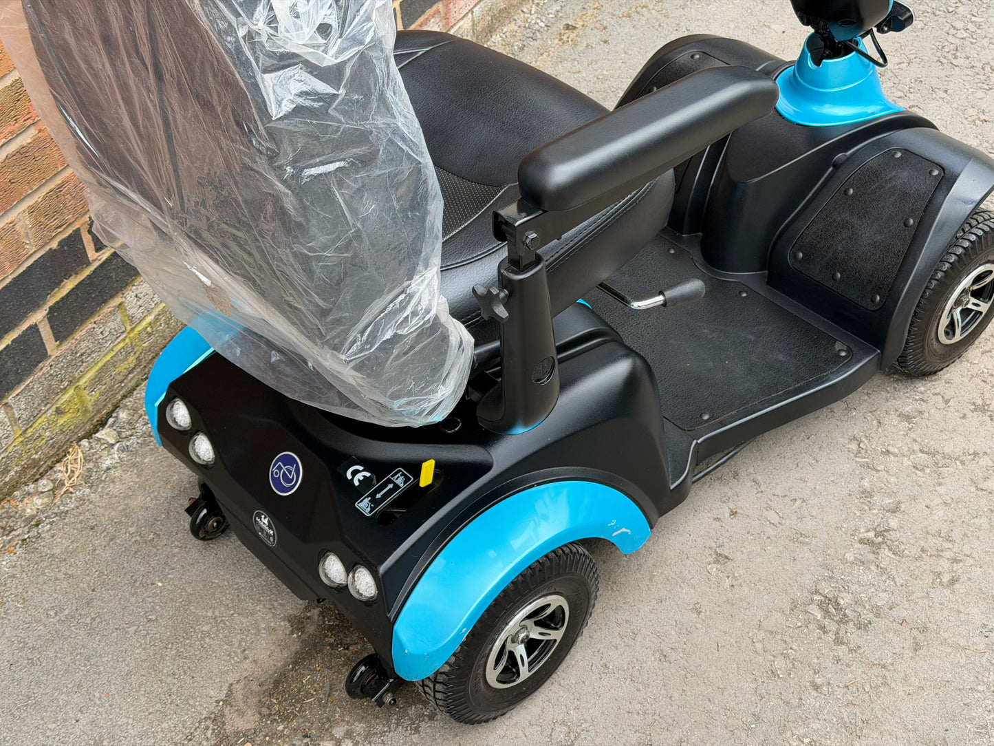 Monarch Mobility 4MPH Mobility Scooter Like New Pavement Mobility Scooter