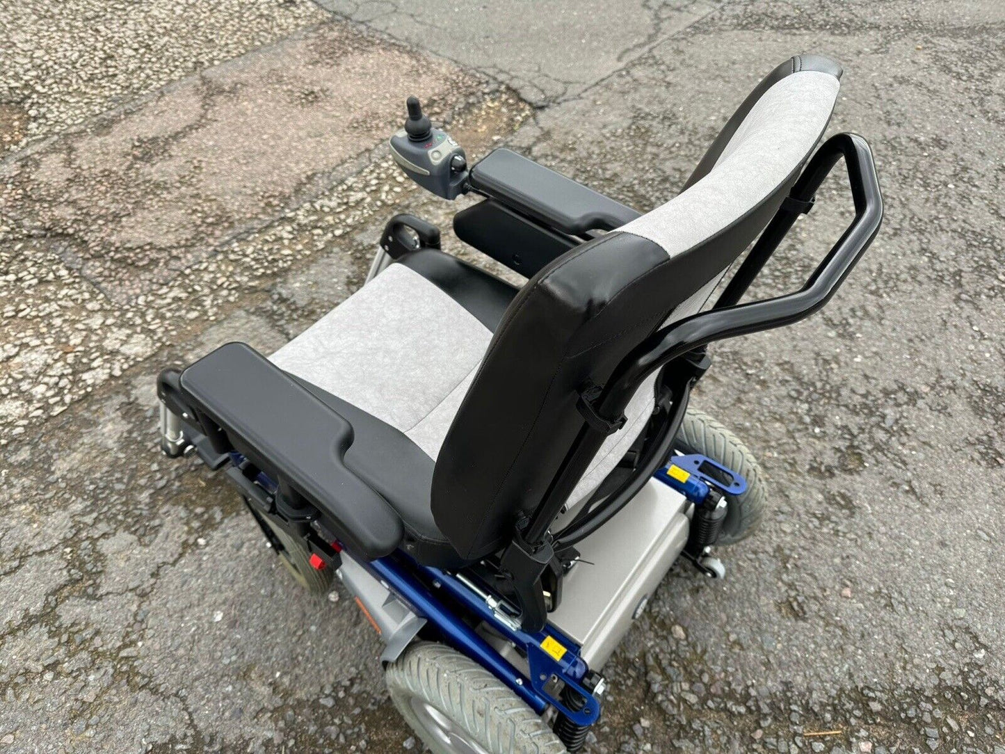 HANDICARE PUMA 4MPH RWD USED SECOND HAND ELECTRIC WHEELCHAIR POWERCHAIR