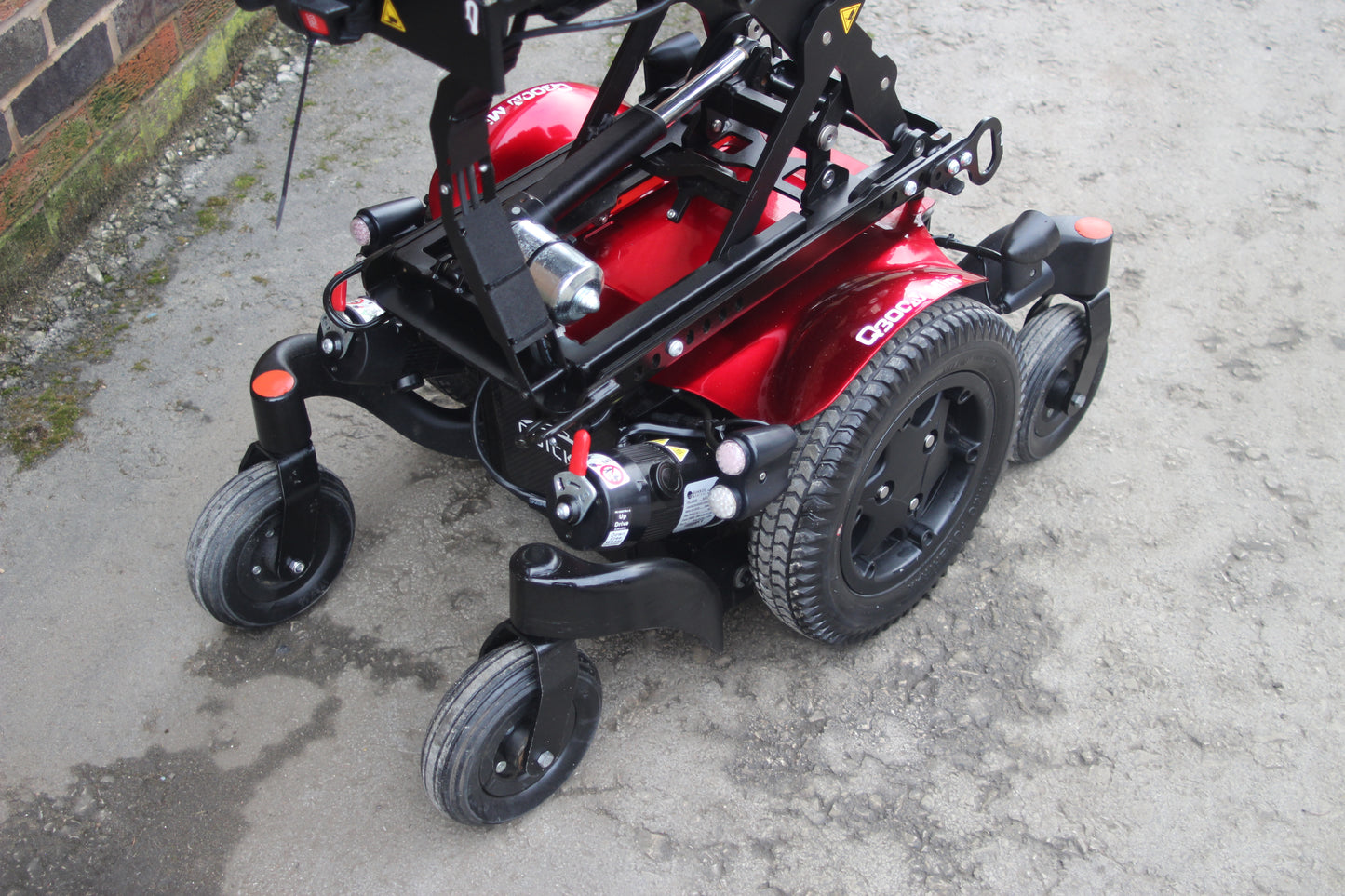 QUICKIE Q300M MINI USED SECOND HAND ELECTRIC RISE TILT MOBILITY POWERCHAIR WHEELCHAIR