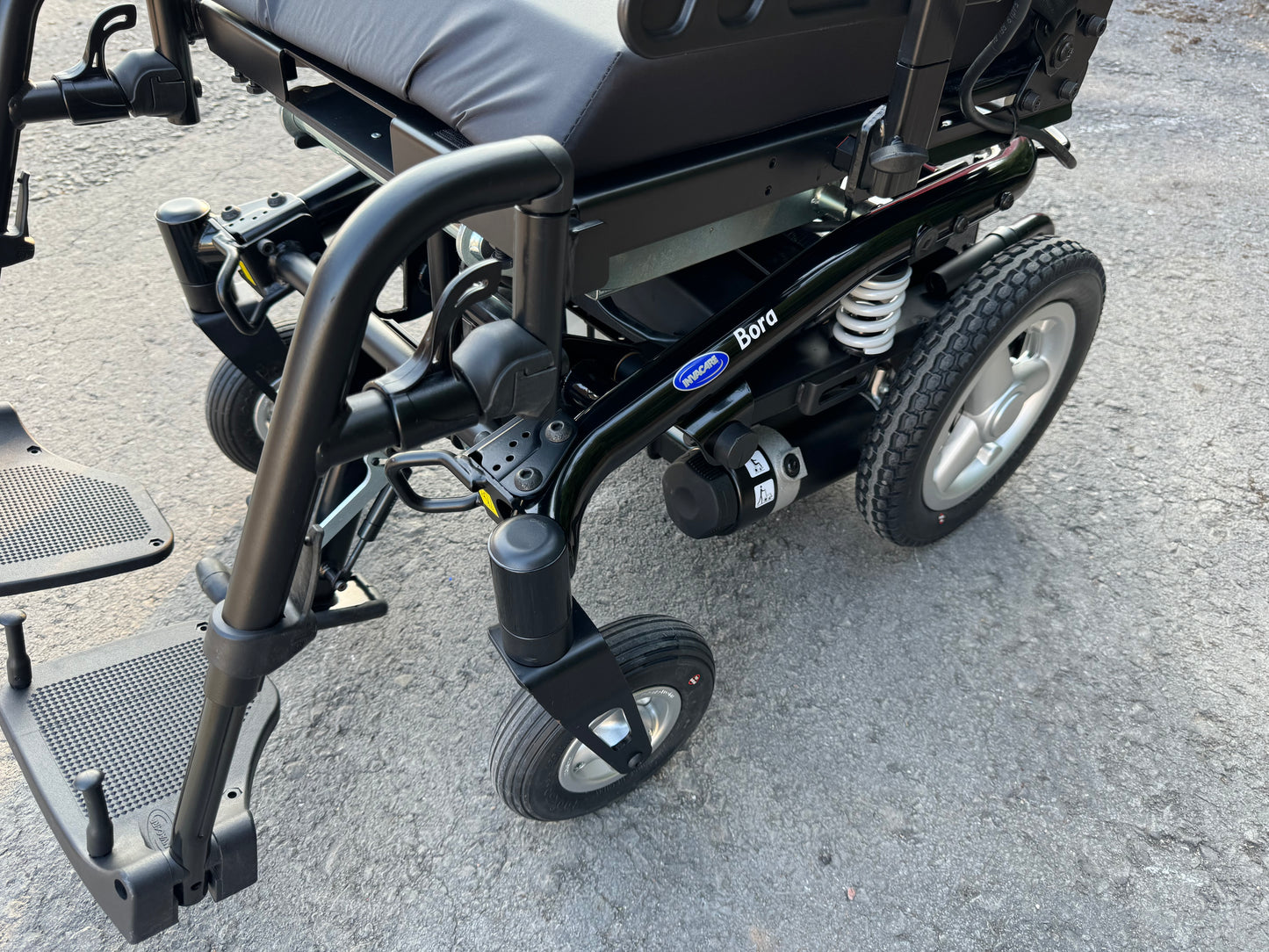 INVACARE BORA USED SECOND HAND ELECTRIC WHEELCHAIR POWERCHAIR CURB CLIMBER RWD