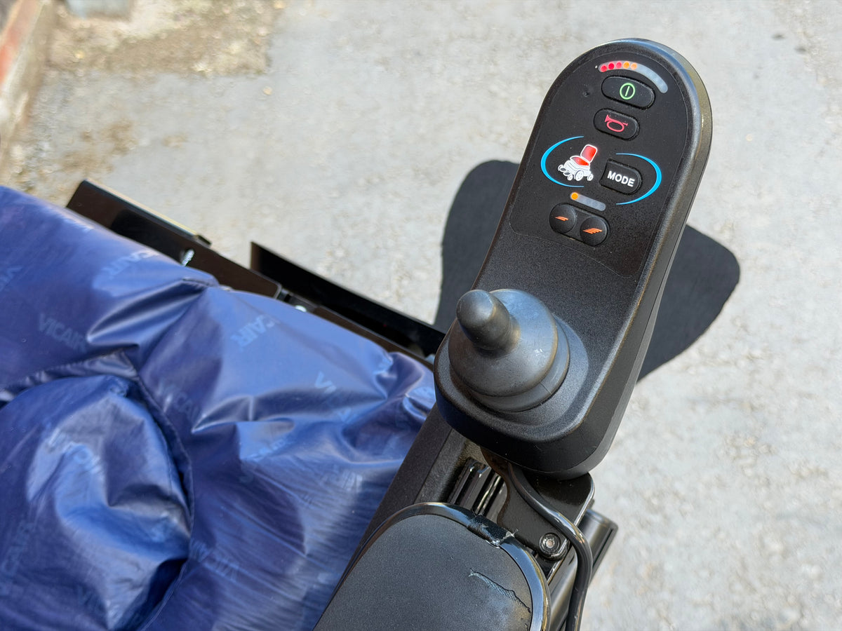 Quickie Q300M Mini Vivair Rising Tilt Electric Wheelchair Powerchair Attendant Control