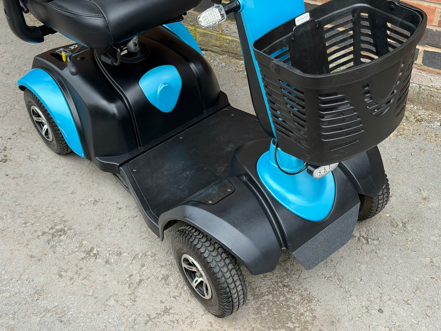 Monarch Mobility 4MPH Mobility Scooter Like New Pavement Mobility Scooter