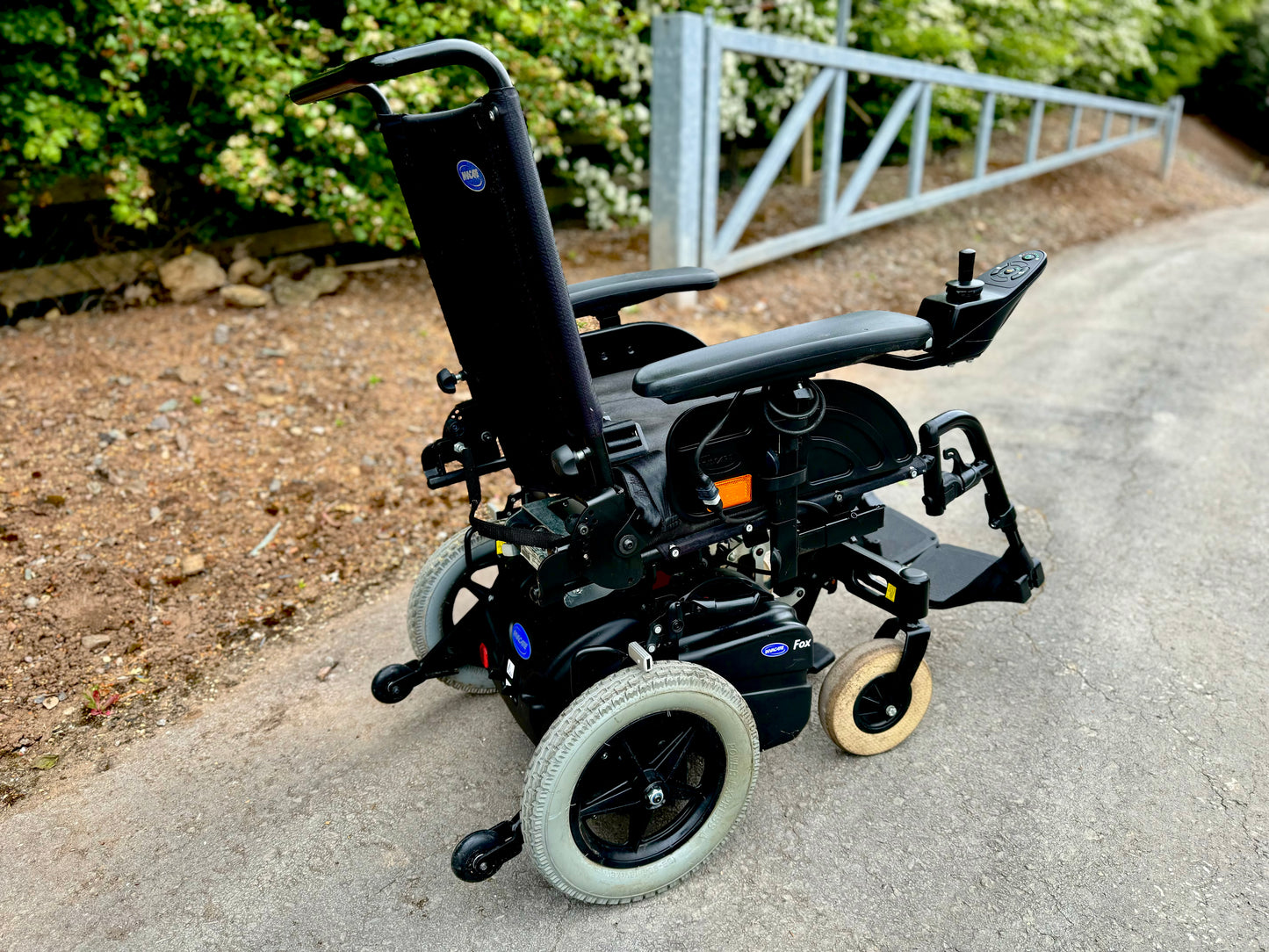 INVACAERE FOX USED SECOND HAND ELECTRIC WHEELCHAIR POWERCHAIR TRANSPORTABLE PORTABLE TRAVEL