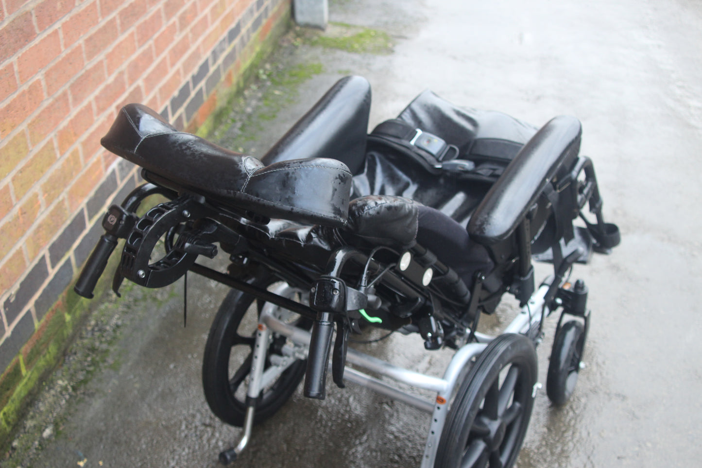 Invacare Rea Azalea Tilt In Space Wheelchair Attendant Control Wheelchair