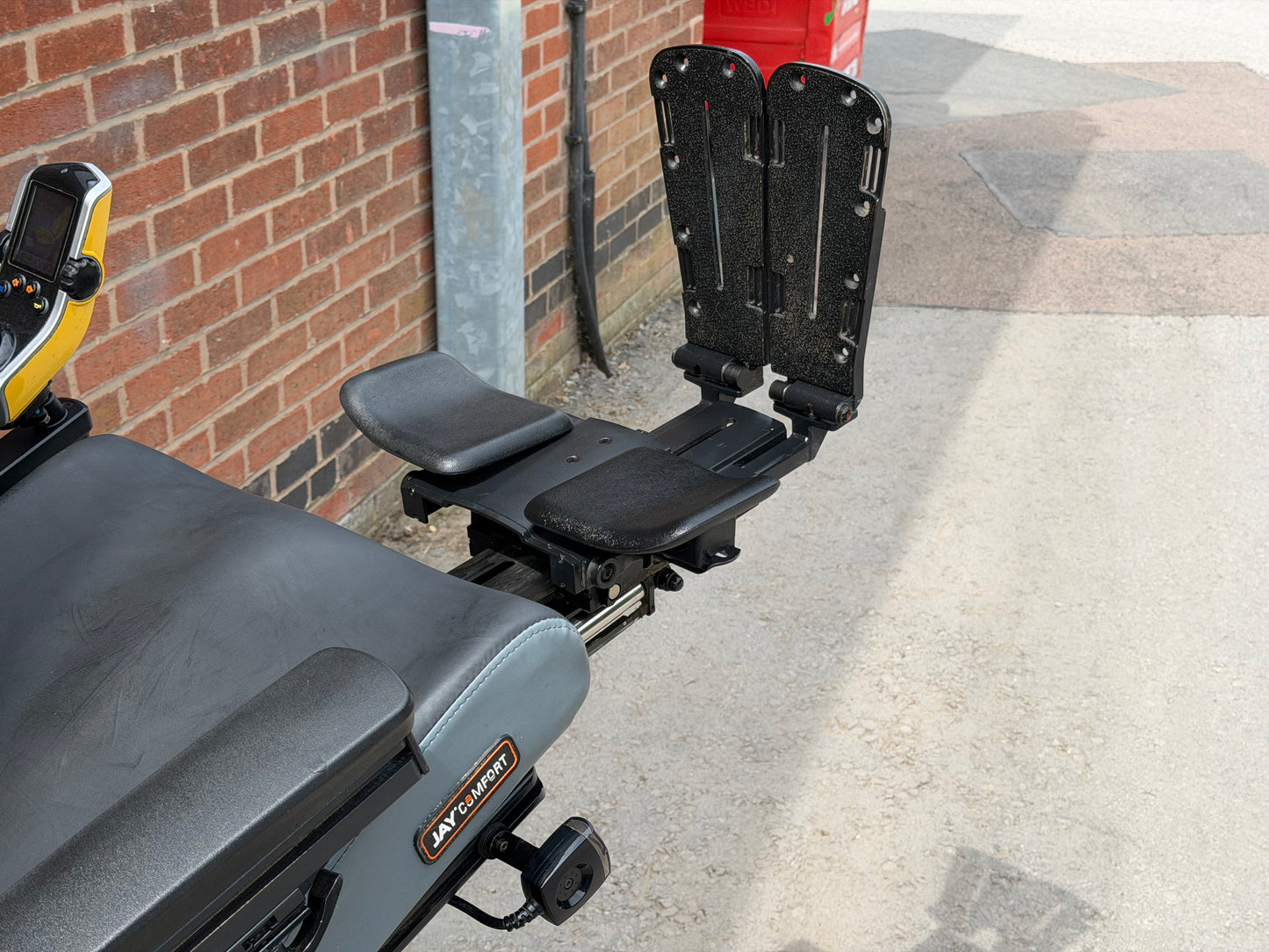 Pride Quantum Edge 2.0 I-Level Riser Recline Tilt Electric Footplate Electric Wheelchair Powerchair