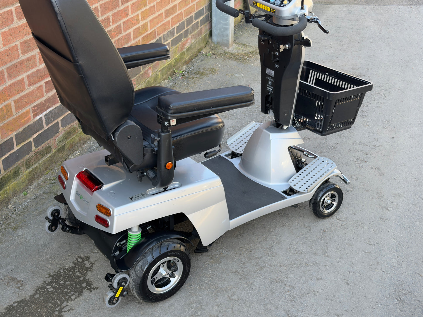 Quingo Vitess Mobility Scooter Buggy 8MPH