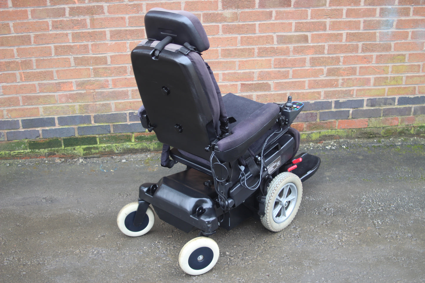 Genie EasyRise Standing Electric Wheelchair Stand Up Powerchair Wheelchair