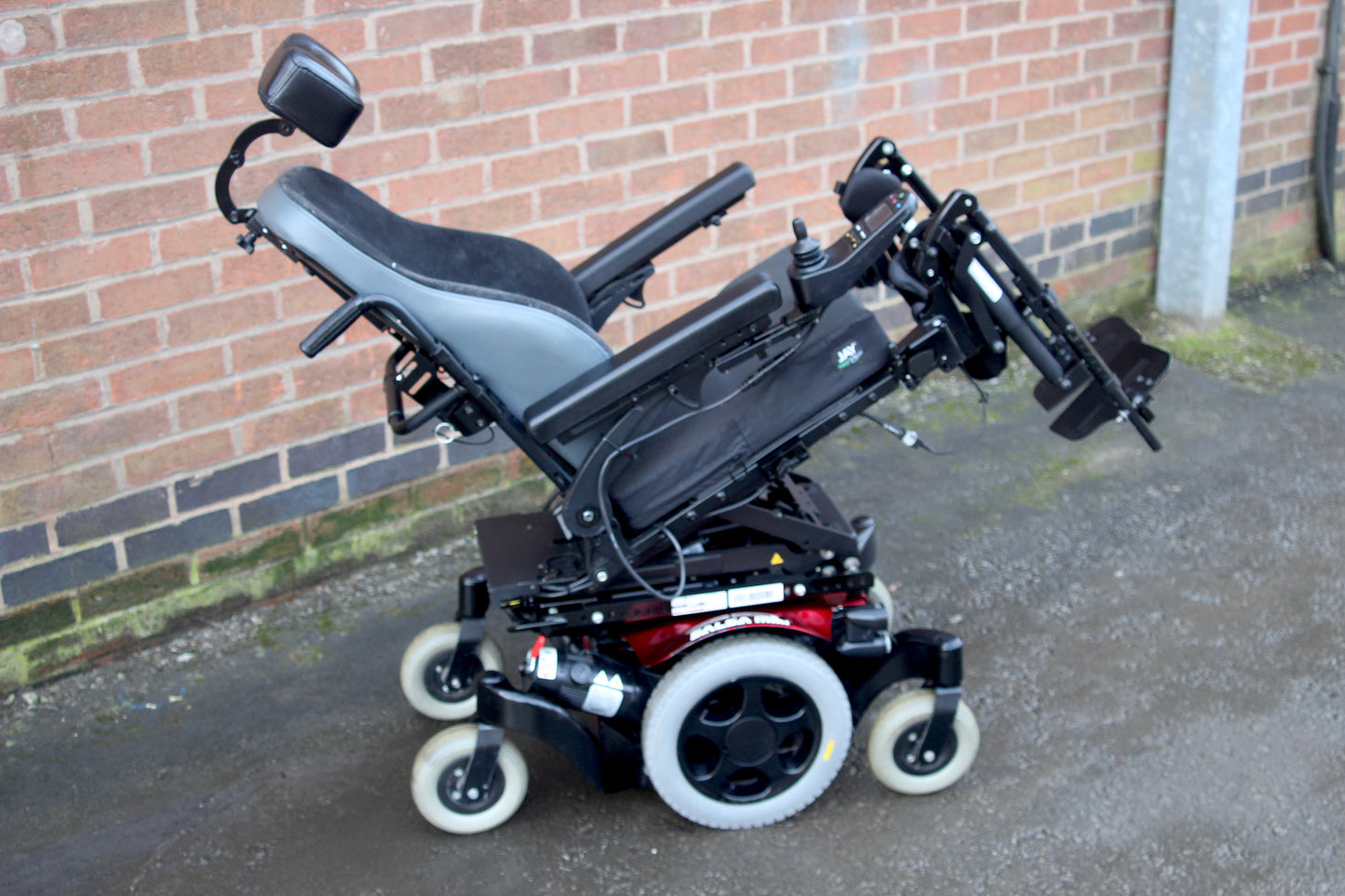 Quickie Salsa Mini M2 6MPH MWD Electric Wheelchair Powerchair Electric Leg Rests MND Riser Tilt (2020)