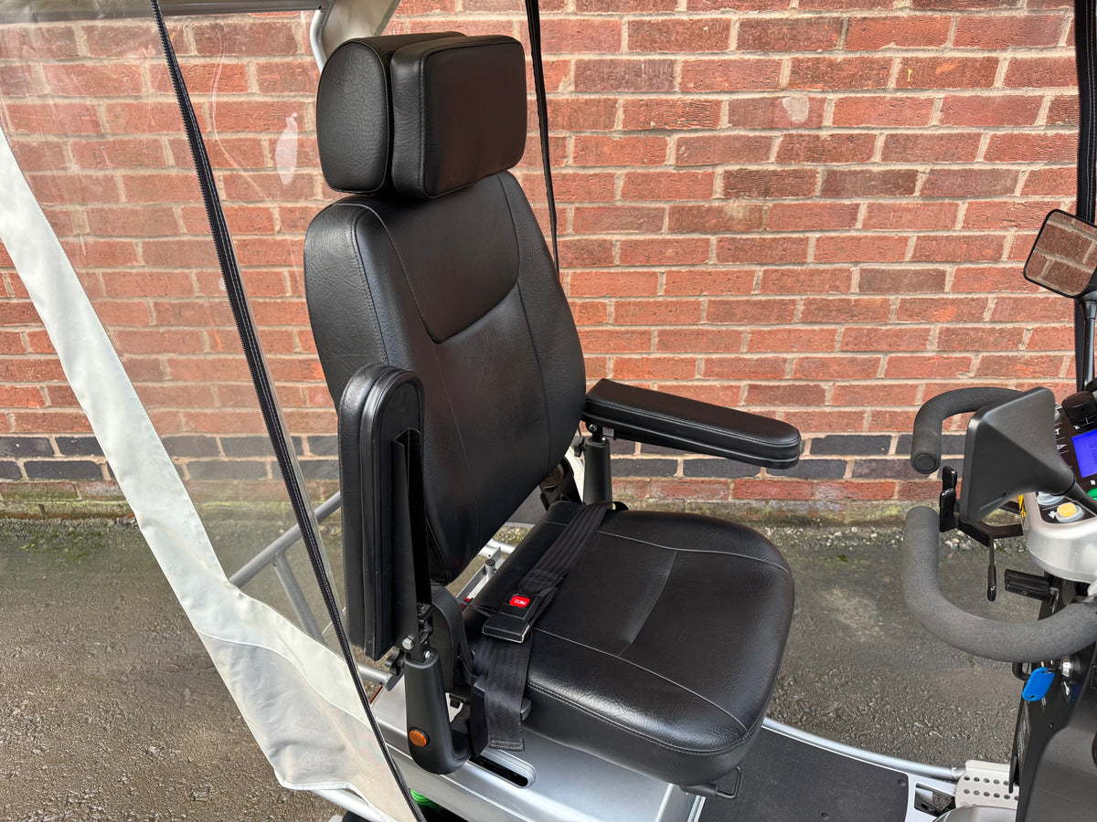 Quingo Vitess Mobility Scooter Buggy 8MPH Inc Canopy Good Condition