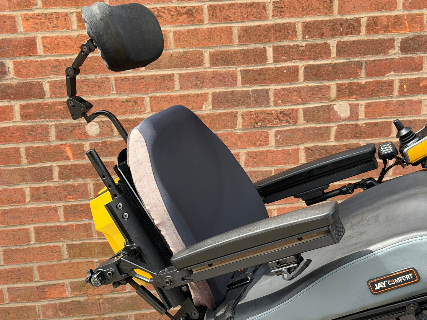 Pride Quantum Edge 2.0 I-Level Riser Recline Tilt Electric Footplate Electric Wheelchair Powerchair