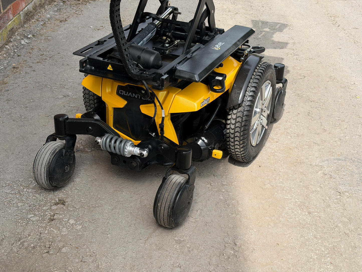 Pride Quantum Edge 2.0 I-Level Riser Recline Tilt Electric Footplate Electric Wheelchair Powerchair