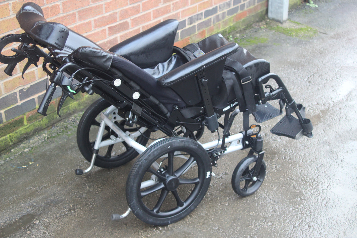 Invacare Rea Azalea Tilt In Space Wheelchair Attendant Control Wheelchair