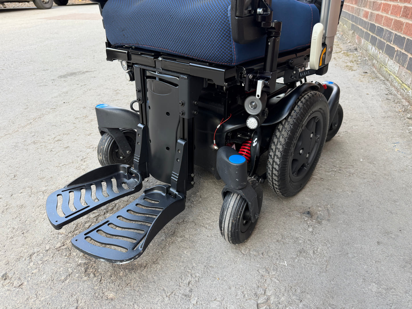 Quickie Q500M Electric Wheelchair Powerchair Rising Tilt Sedeo Pro