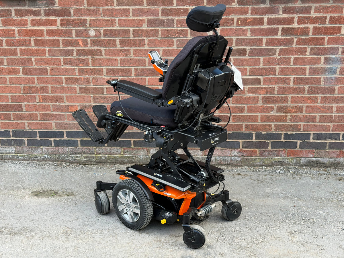 Pride Quantum Edge 2.0 I-Level Riser Recline Tilt Footplate Electric Wheelchair Powerchair