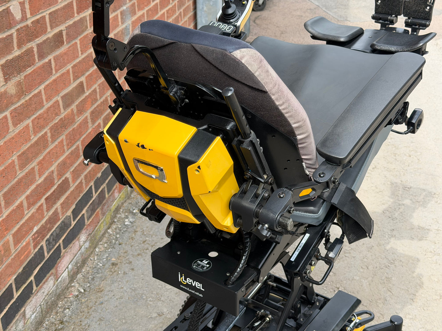 Pride Quantum Edge 2.0 I-Level Riser Recline Tilt Electric Footplate Electric Wheelchair Powerchair