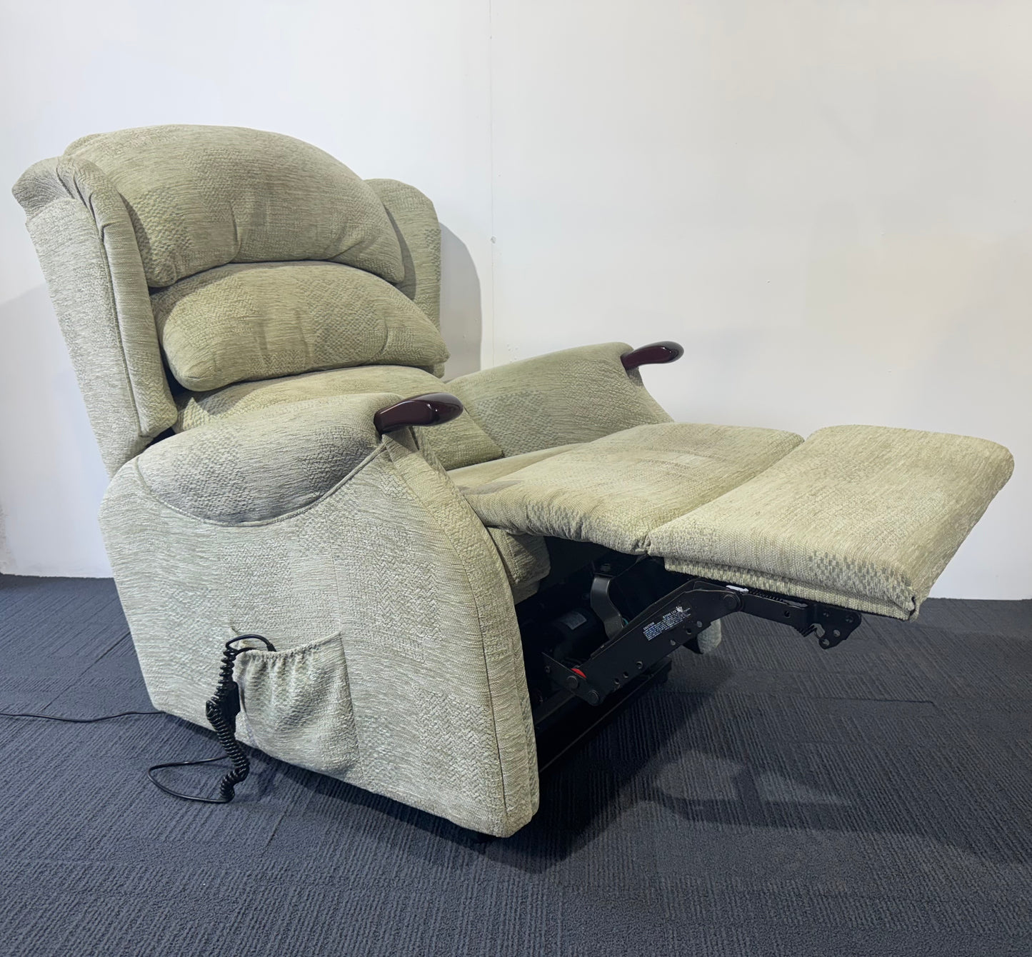 HSL Linton Riser Recliner Chair Dual Motor Refurbished Pre-Owned