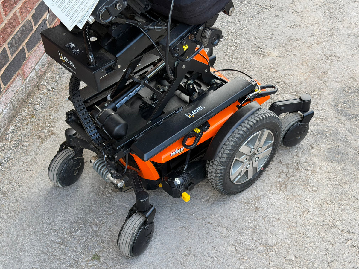 Pride Quantum Edge 2.0 I-Level Riser Recline Tilt Footplate Electric Wheelchair Powerchair
