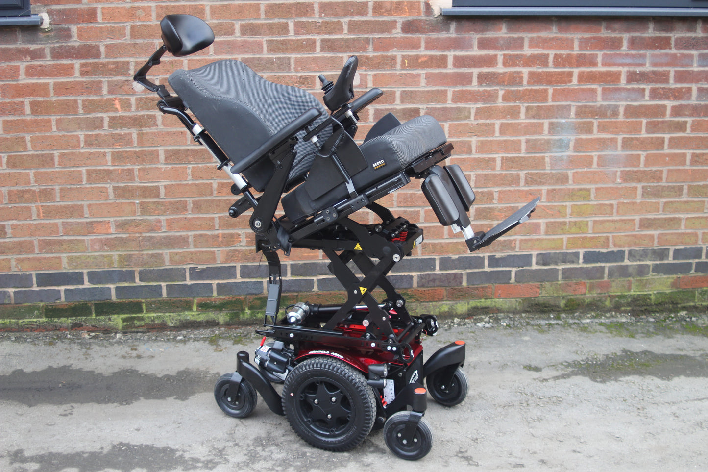 QUICKIE Q300M MINI USED SECOND HAND ELECTRIC RISE TILT MOBILITY POWERCHAIR WHEELCHAIR