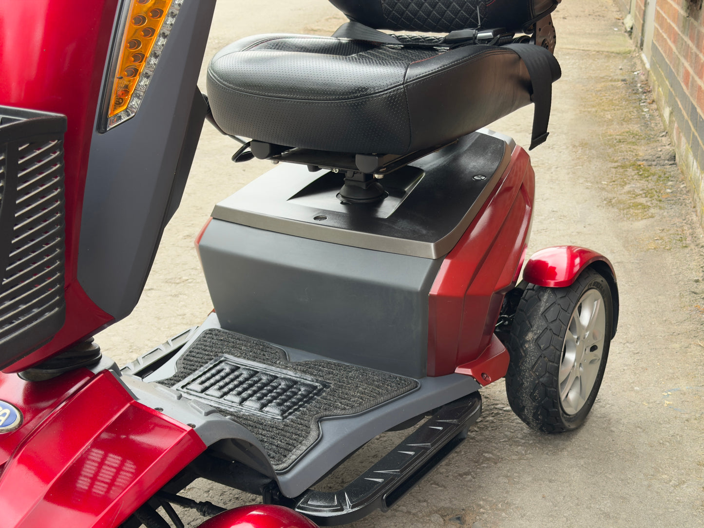 TGA Vita Midi 8Mph Mobility Scooter Red Road Legal Suspension