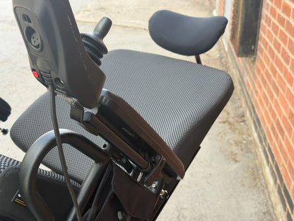 Pride Quantum Edge 2.0 I-Level Riser Recline Tilt Footplate Electric Wheelchair Powerchair