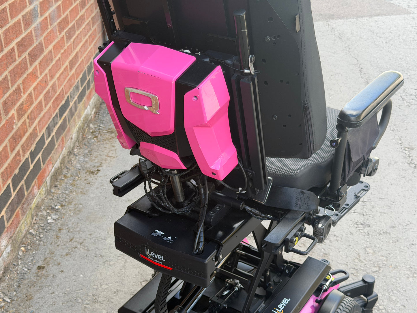 Pride Quantum Edge 2.0 I-Level Riser Recline Tilt Footplate Electric Wheelchair Powerchair