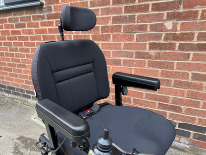 Pride Quantum Edge 2.0 Riser Recline Tilt Electric Footplate Electric Wheelchair Powerchair