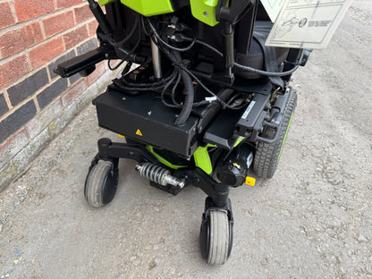 Pride Quantum Edge 2.0 Riser Recline Tilt Electric Footplate Electric Wheelchair Powerchair