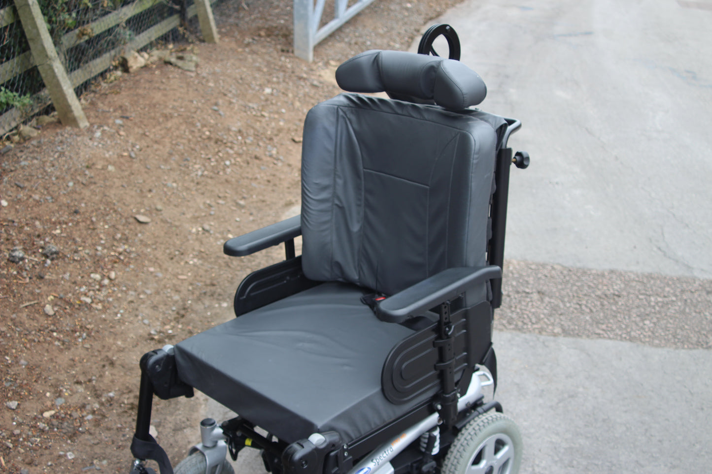 INVACARE SPECTRA XTR2 BARIATRIC USED SECOND HAND ELECTRIC WHEELCHAIR POWERCHAIR ATTENDANT CONTROL