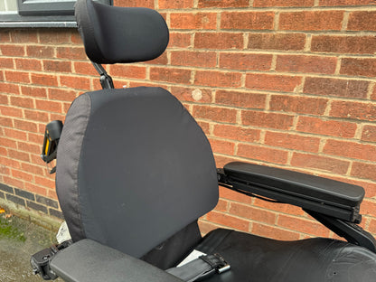 Pride Quantum Edge 2.0 Riser Recline Tilt Electric Footplate Electric Wheelchair Powerchair