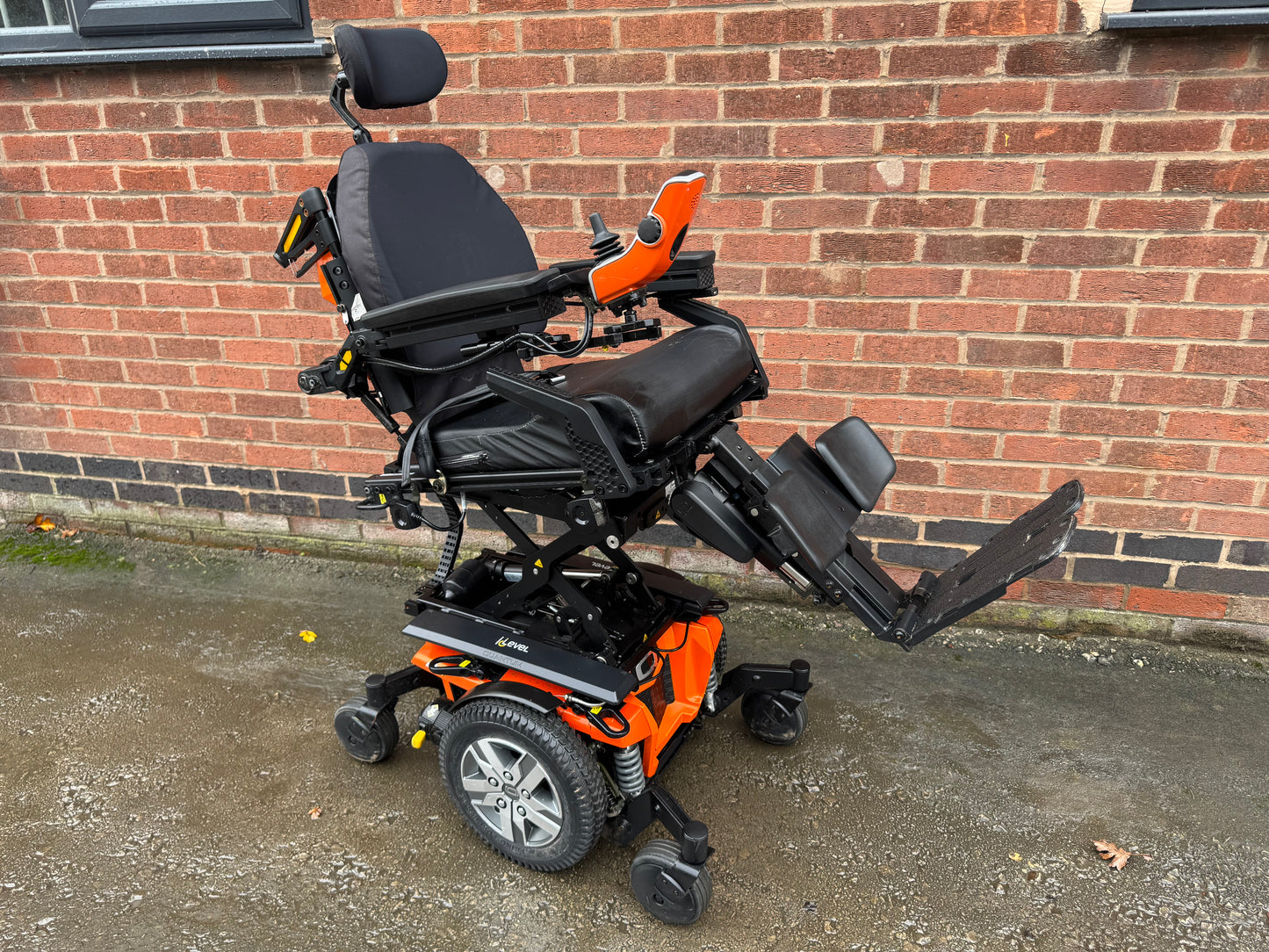 Pride Quantum Edge 2.0 Riser Recline Tilt Electric Footplate Electric Wheelchair Powerchair