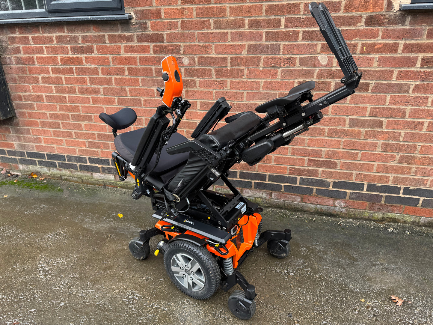 Pride Quantum Edge 2.0 Riser Recline Tilt Electric Footplate Electric Wheelchair Powerchair