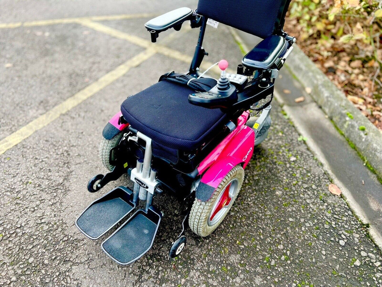 PERMOBIL K300 JUINOR/CHILDS USED SECOND HAND ELECTRIC WHEELCHAIR POWERCHAIR RISE TILT 4MPH